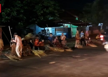 Berburu Koin Receh dari Pemudik di Subang
