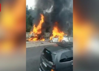 Proses Evakuasi Kecelakaan Maut Tol Cikampek KM 58