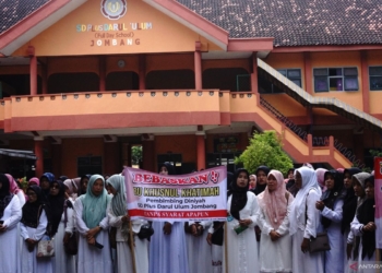 Aksi damai guru di Jombang