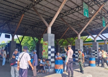 Polisi Sidoarjo patroli pengamanan bus jurusan Bali