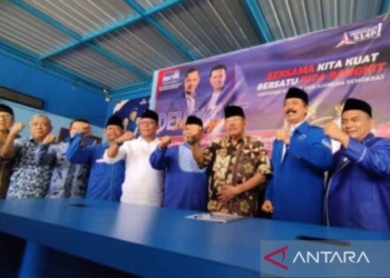 Didampingi Imam Utomo, Fattah Jasin daftar Pilkada Pamekasan melalui Demokrat