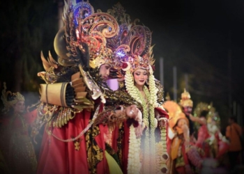 Pabrik rokok di Kediri usung “Hujung Galuh” di Surabaya Vaganza 2024