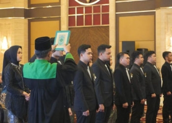 FK UM Surabaya lantik dan ambil sumpah 15 dokter baru