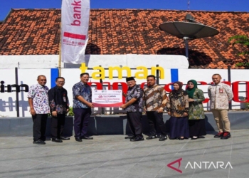 Bank Jatim bantu pembangunan taman di Sampang