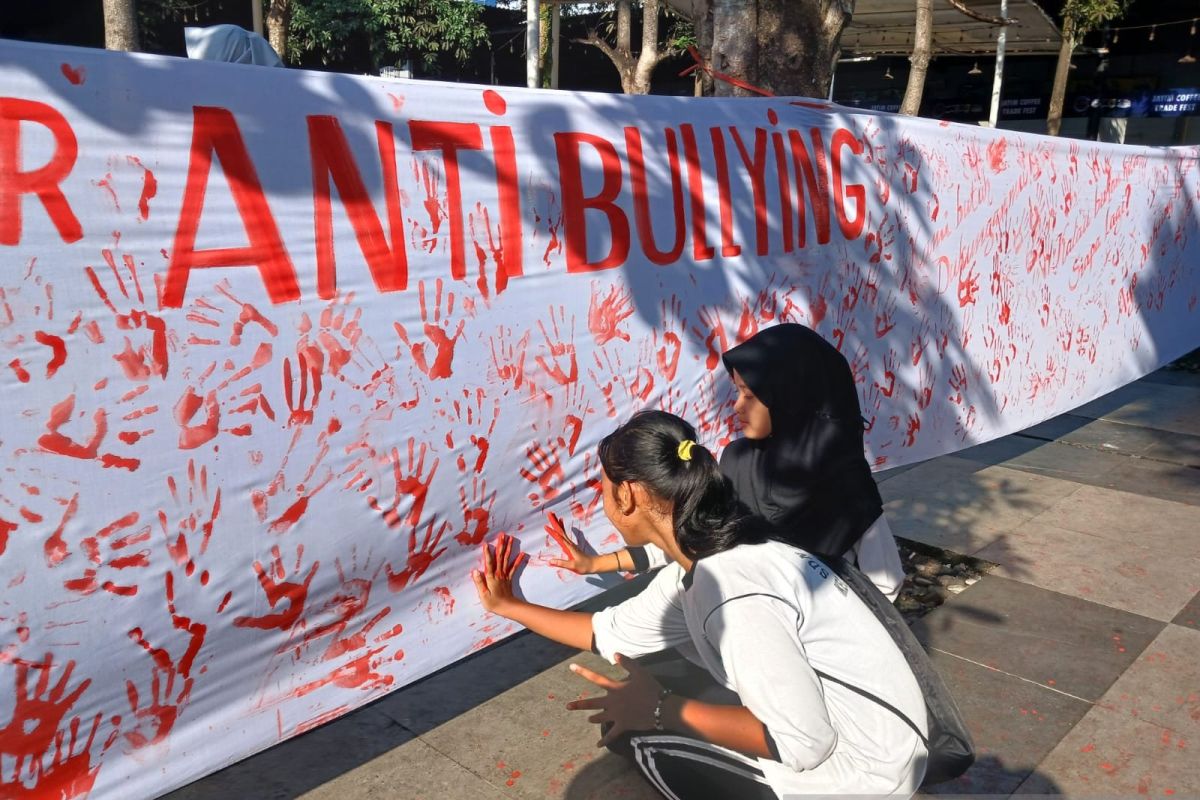 Masyarakat dan pelajar di Jember deklarasikan “Stop Bullying”