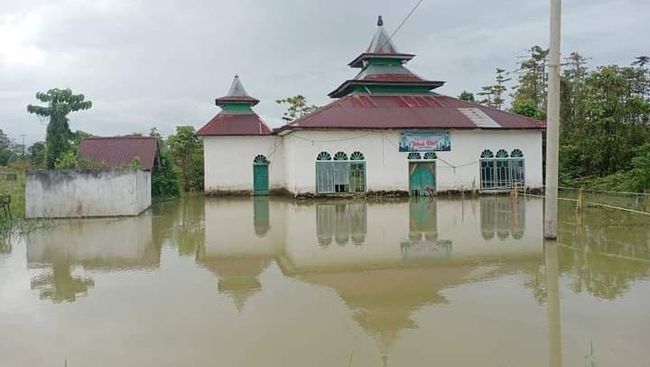 13 Orang Meninggal, 1 Desa Terisolir