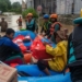 Tim SAR Evakuasi 208 Warga Desa Terisolir Akibat Banjir di Luwu