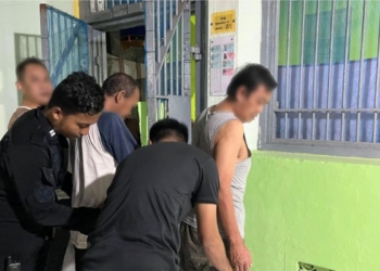Petugas sita barang terlarang milik warga binaan Lapas Kelas I Madiun