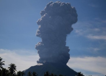 Gunung Ibu Erupsi Pagi Ini, Tinggi Letusan 5.000 Meter