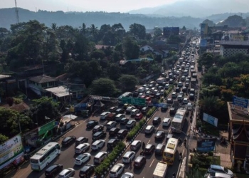 Kemacetan Jalur Puncak Bogor Saat Libur Panjang 9-12 Mei