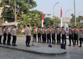 Polisi Bersiaga Kawal Misa Kenaikan Yesus Kristus di Katedral