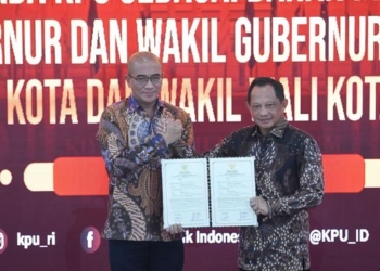 Tito Serahkan 207 Juta Data Penduduk Potensial Pemilih Pilkada ke KPU