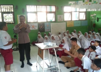 Satbinmas Polresta Sidoarjo edukasi dampak negatif medsos ke pelajar SD