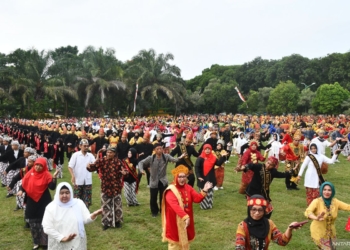 Gebyar tari massal di Magetan
