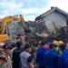 Tim Penyelamat Kerja Ekstra Cari Korban Banjir Bandang Sumbar