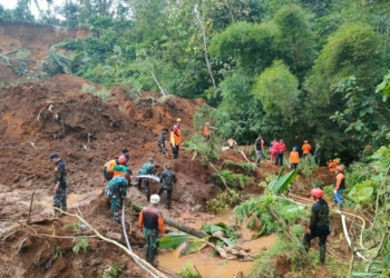 BPBD Blitar masih cari satu korban longsor