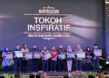 CEO Baba Rafi Hendy Setiono terima penghargaan Pengusaha & Inspirator Muda Asli Surabaya