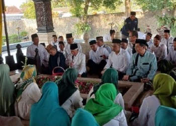 Pengurus PP GP Ansor ziarah makam Presiden Karno