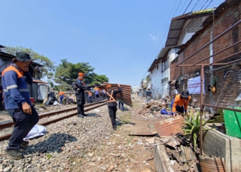 Daop 8 Surabaya sterilisasi jalur KA stasiun Malang-Stasiun Blimbing