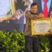 Pj Bupati Probolinggo terima penghargaan Anubhawa Sasana Desa