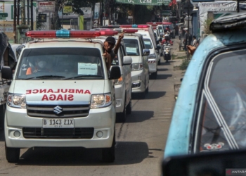 Pemkot Surabaya kirim enam ambulan jemput jenazah korban kecelakaan Tol Solo-Ngawi