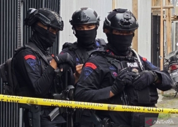 Densus 88 geledah rumah terduga teroris di Kota Batu