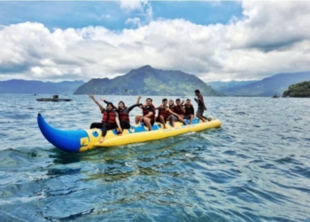Seorang wisatawan meninggal usai bermain banana boat di Pantai Mutiara Trenggalek