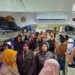 Penumpang kereta api di Jember nyanyikan lagu kebangsaan di atas kereta