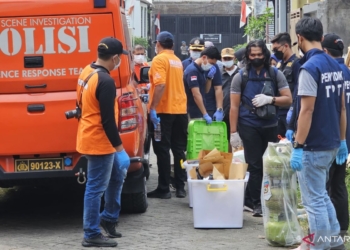 Polisi temukan bahan peledak saat geledah rumah terduga teroris di Kota Batu