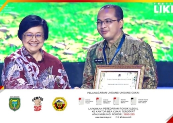 Pj Wali Kota Madiun terima penghargaan Pembina Proklim 2024 dari KLHK