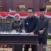Pj Gubernur-DPRD Jatim tandatangani pengesahan tiga peraturan daerah