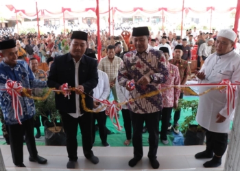 Wabup Ngawi Resmikan Masjid Wafa Sulaiman Al-shuwair Al-Bashar di SMPN 1 Geneng