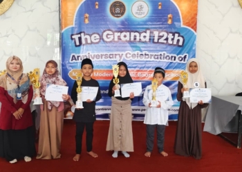 Siswa MI PSM Sulursewu Harumkan Nama Ngawi di Ajang Pidato Bahasa Inggris Tingkat Jawa Timur